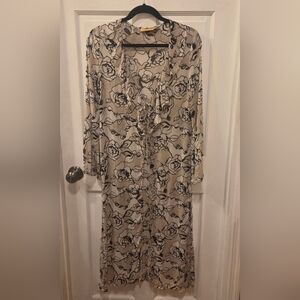 St John Kimono With  Bedazzled Sleeves Size Unknown